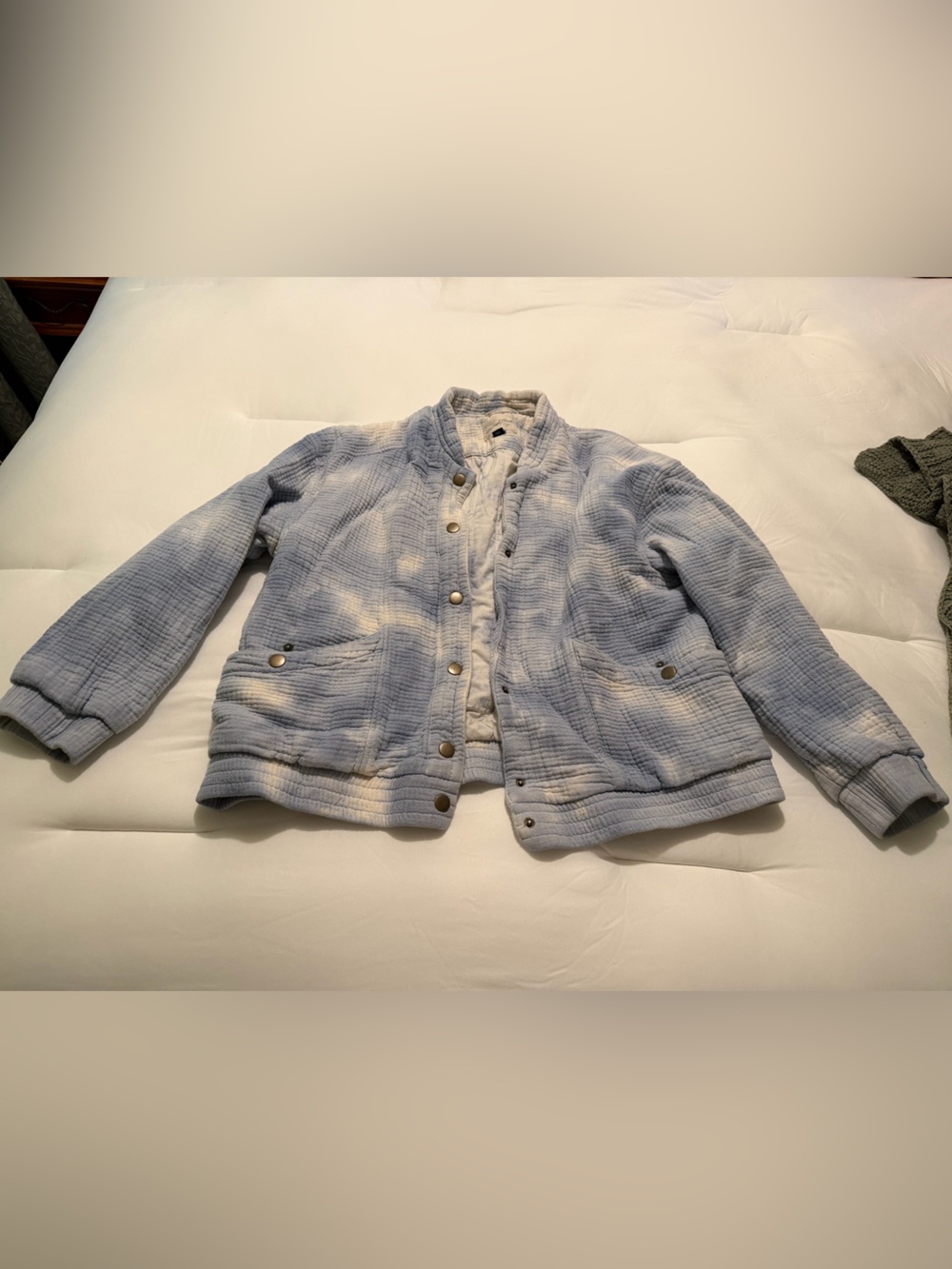 Universal Thread Cream and Light Blue Quilted Jacket